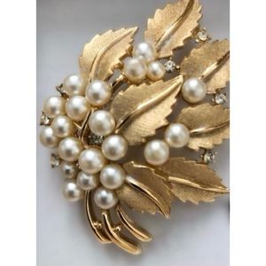 CROWN TRAFARI Brooch, Gold-Toned, Pearl Mid-Century